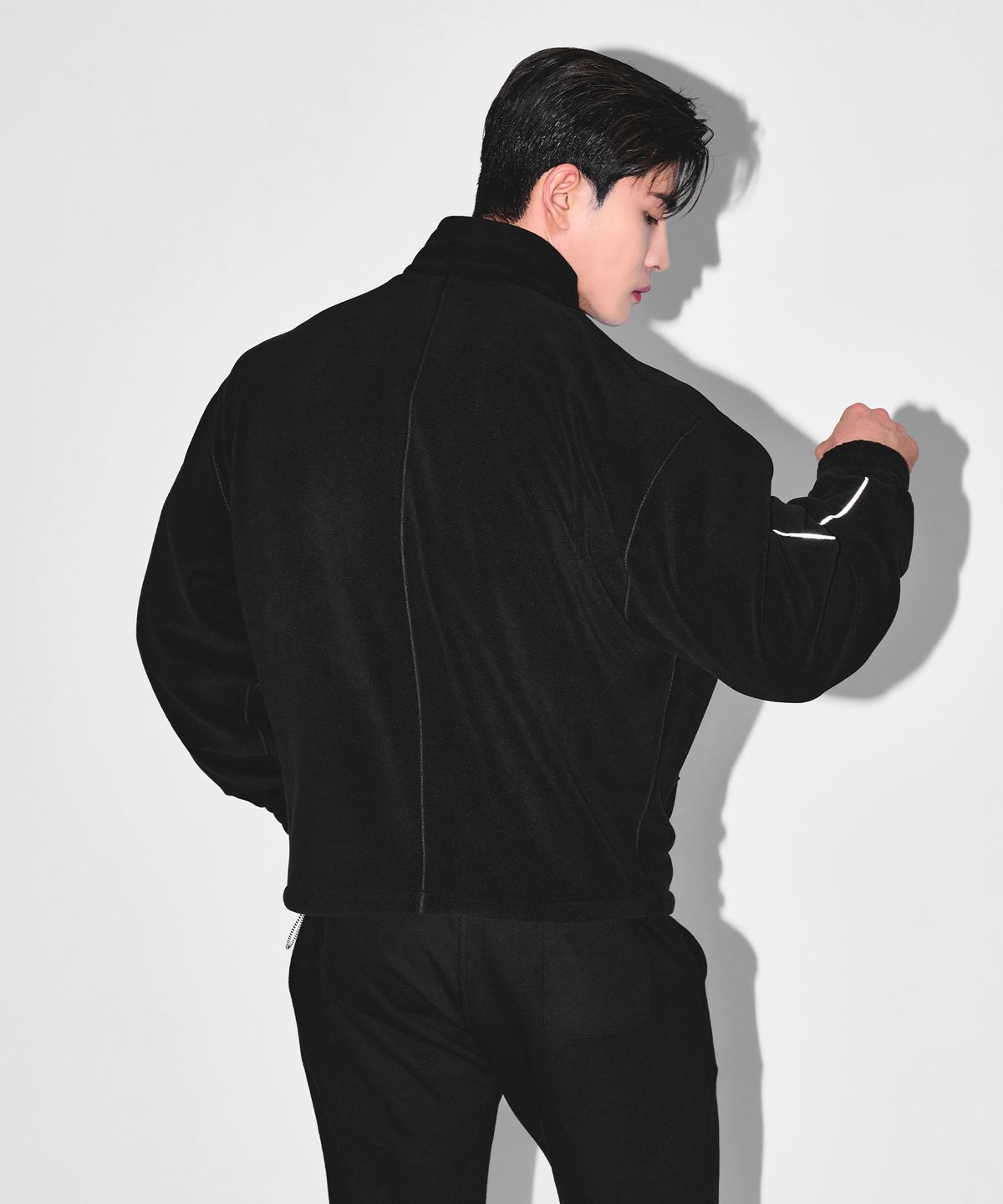 본투윈(BORN TO WIN) CHROME B FLEECE JACKET [BLACK]
