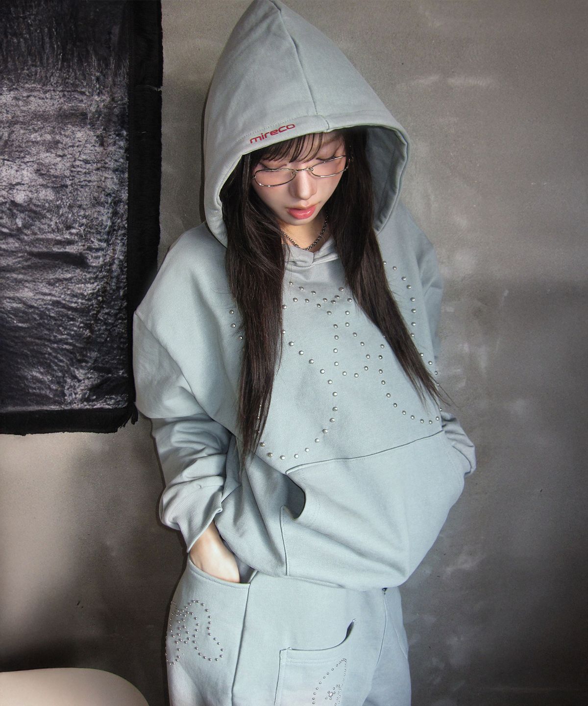 미레코(MIRECO) SYMBOL STUD PIGMENT HOODIE MINT