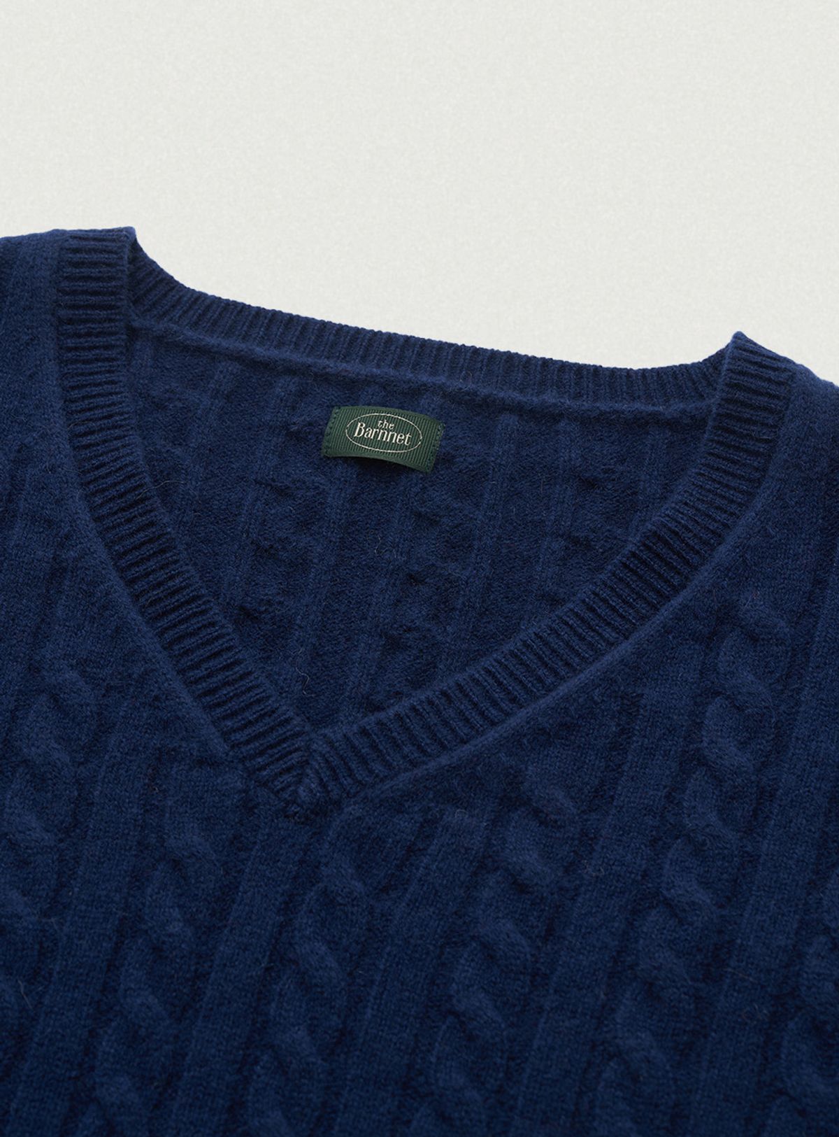 더바넷(THEBARNNET) Soft Cashmere V-neck Knit_Navy