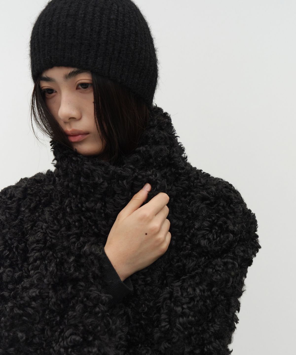 로우타이드(LOW TIDE) FLUFFY KNIT BEANIE [BLACK]