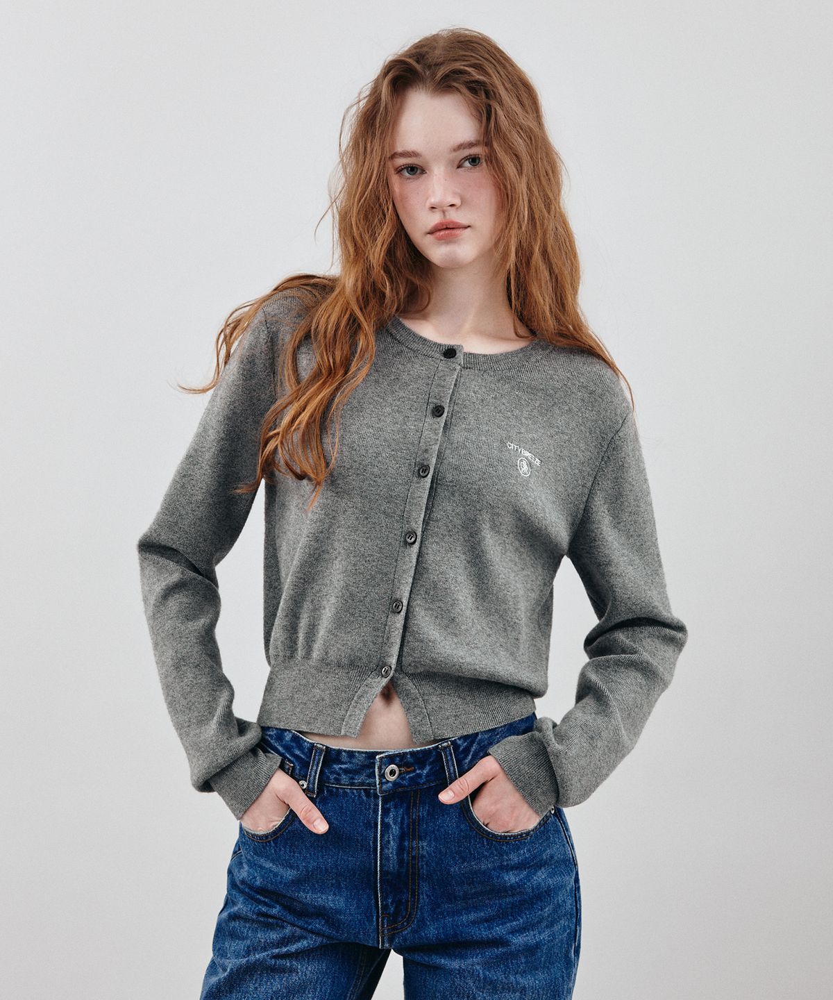 시티브리즈(CITYBREEZE) 스몰 로고 라운드넥 가디건_5COLORS