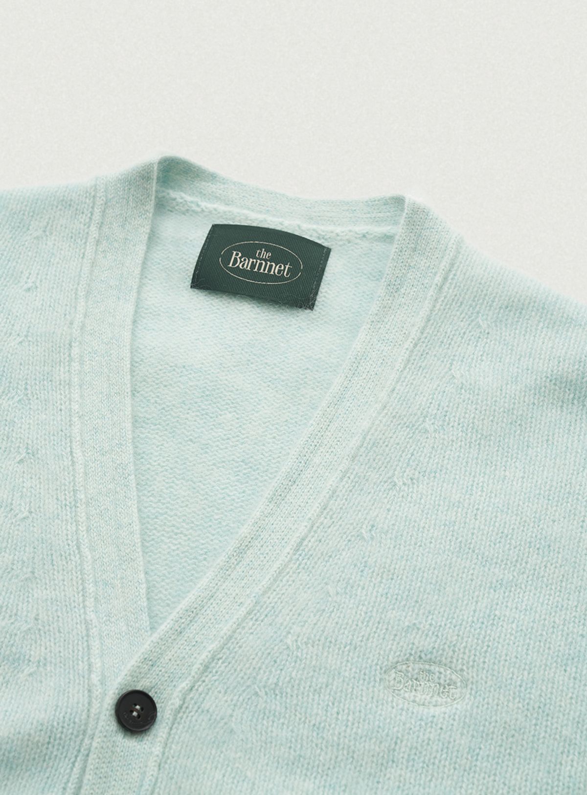 더바넷(THEBARNNET) Fuzzy V-neck Knit Cardigan_Mint