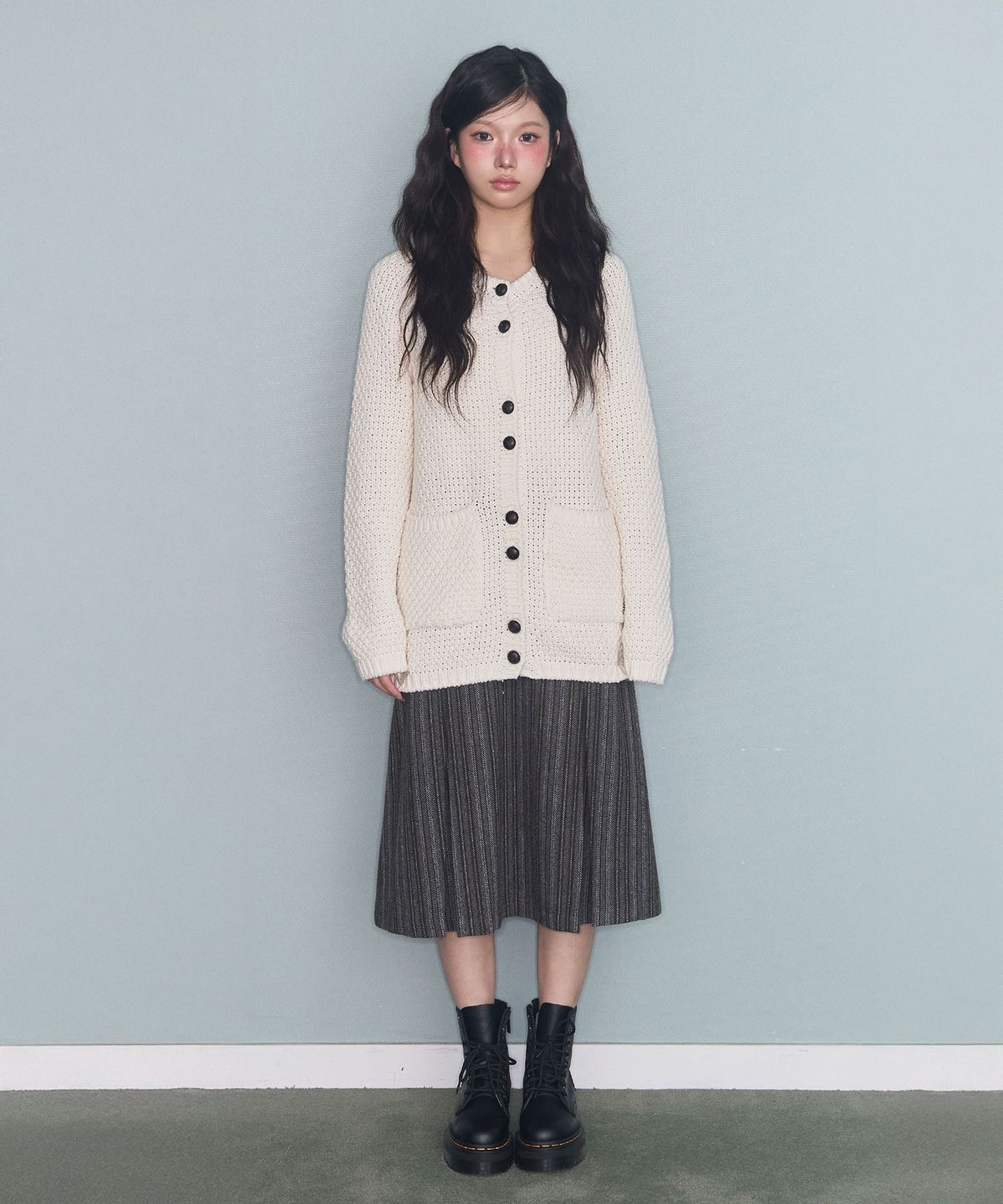 미레코(MIRECO) PLEATED PATTERN MIDI SK KHAKI GREY