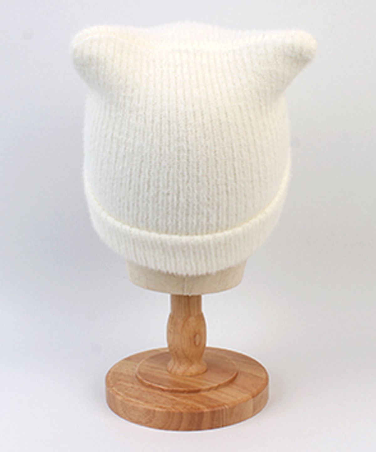 유니버셜 케미스트리(UNIVERSAL CHEMISTRY) Cat Soft Fur Ivory Beanie 고양이비니