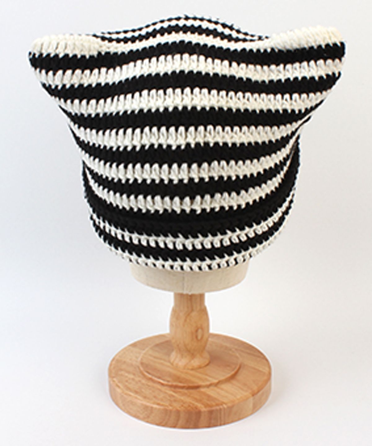 유니버셜 케미스트리(UNIVERSAL CHEMISTRY) Cat Bold Stripe Black Beanie 고양이비니