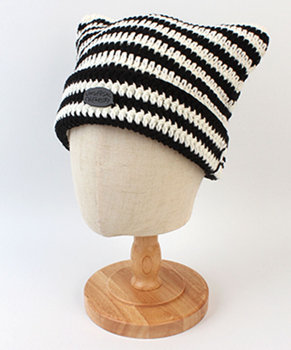 유니버셜 케미스트리(UNIVERSAL CHEMISTRY) Cat Bold Stripe Black Beanie 고양이비니