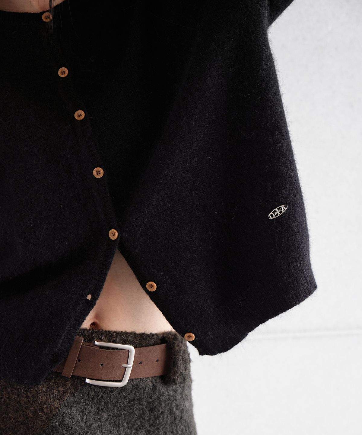 런던다다(LONDONDADA) WOOL ANGORA BLENDED PENDANT CARDIGAN, BLACK