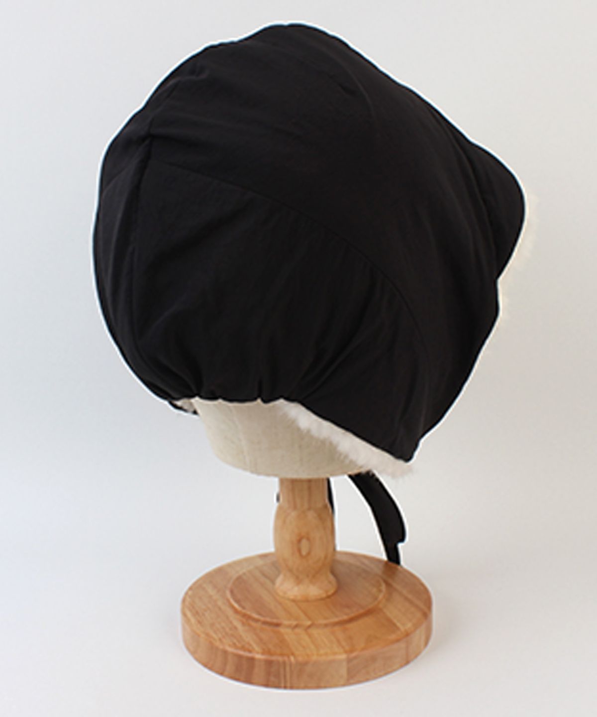 유니버셜 케미스트리(UNIVERSAL CHEMISTRY) Bio Poly Fur Black Bonnet Hat 보닛햇