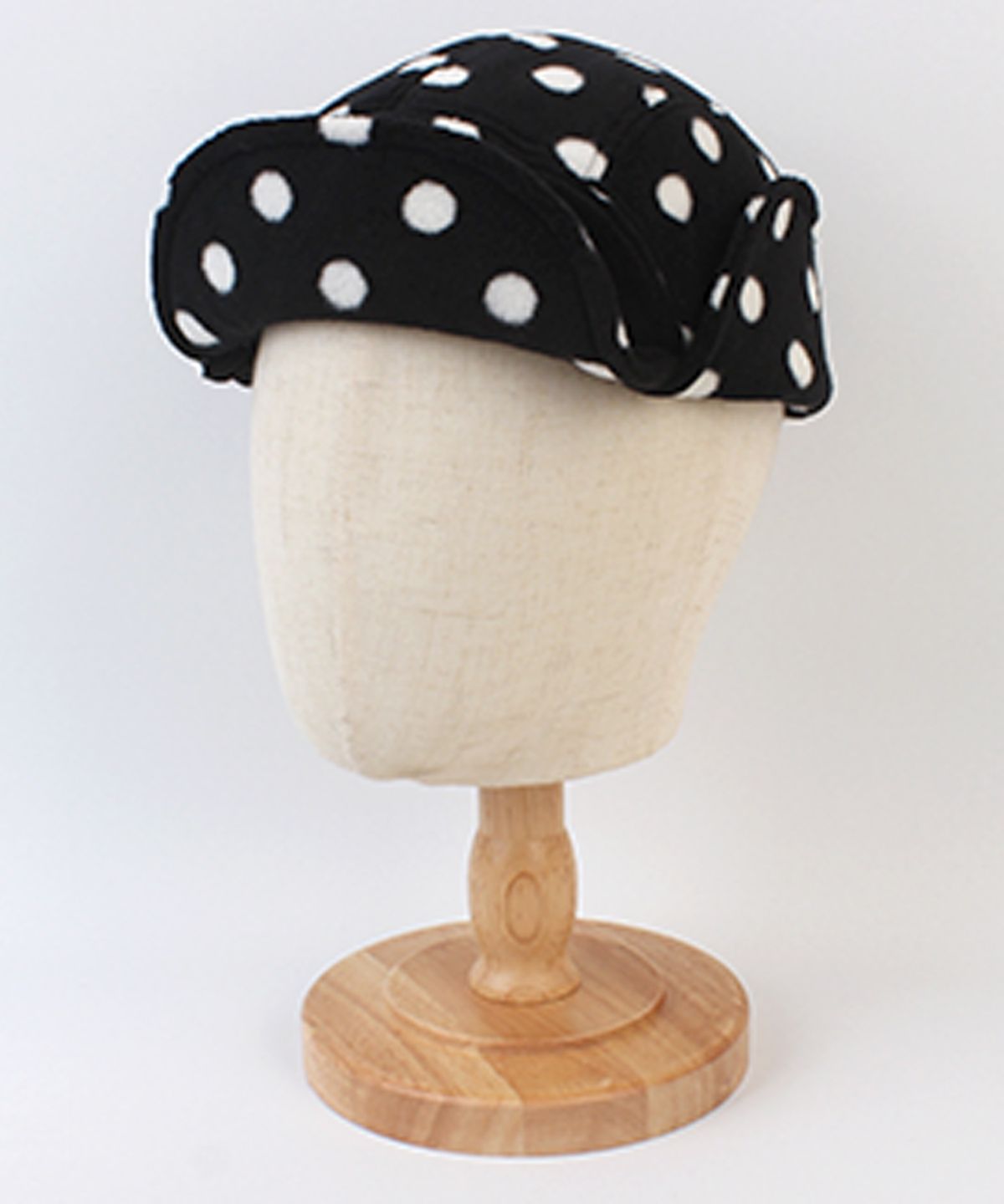 유니버셜 케미스트리(UNIVERSAL CHEMISTRY) Fleece Dot Half Earflap Cap  귀달이모자