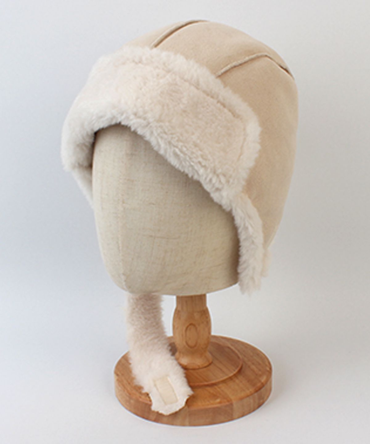 유니버셜 케미스트리(UNIVERSAL CHEMISTRY) Mustang Ivory Earflap Cap 귀달이모자