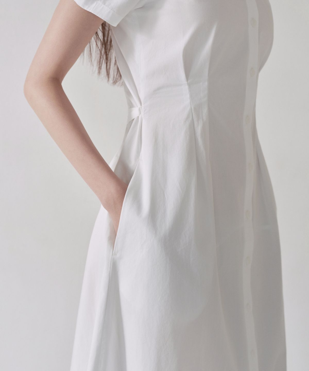 무신사 스탠다드 우먼(MUSINSA STANDARD WOMAN) 우먼즈 포플린 퍼프 슬리브 롱 드레스 [화이트]