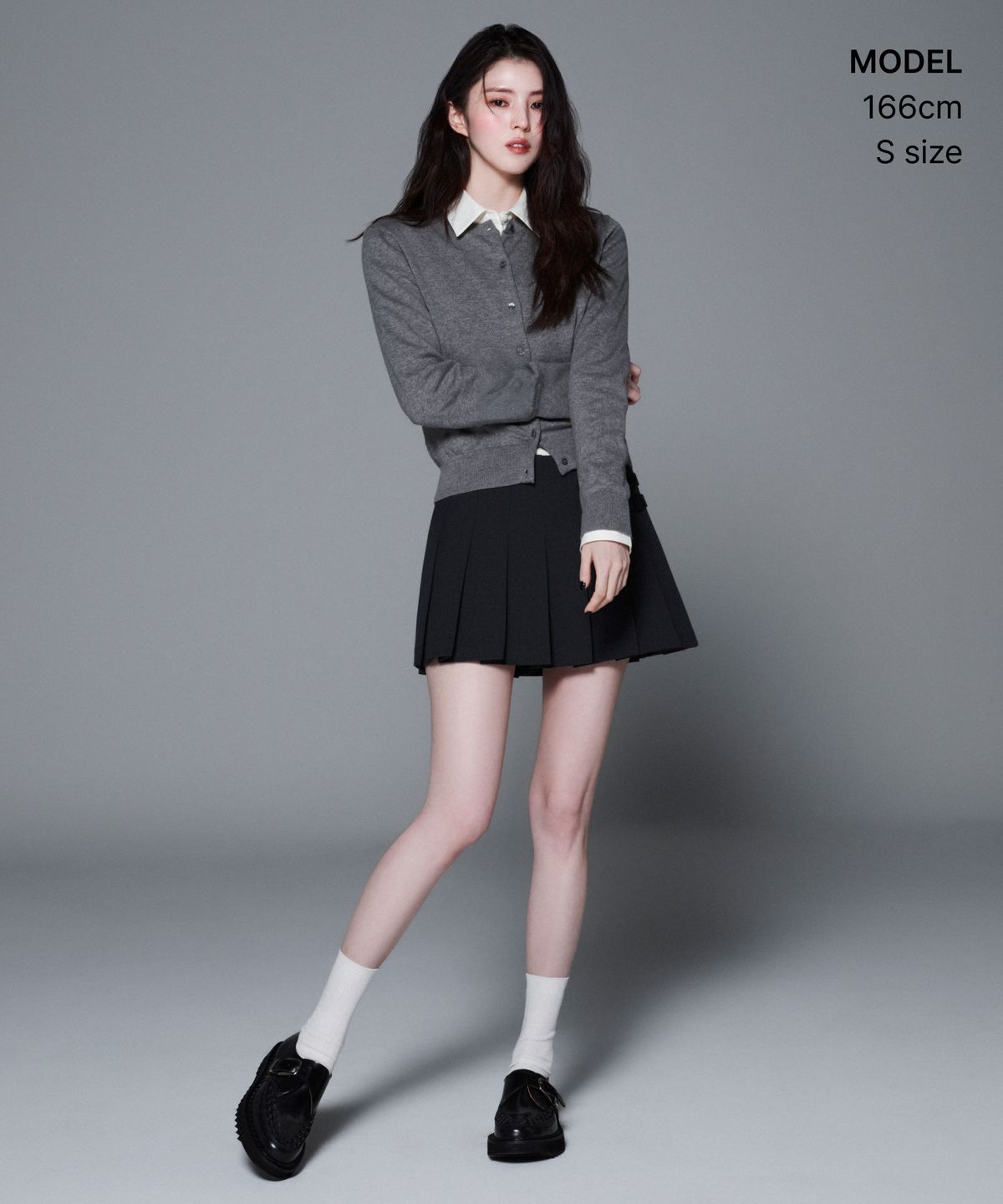 무신사 스탠다드 우먼(MUSINSA STANDARD WOMAN) 우먼즈 로 라이즈 버클 플리츠 미니 스커트 [그레이]