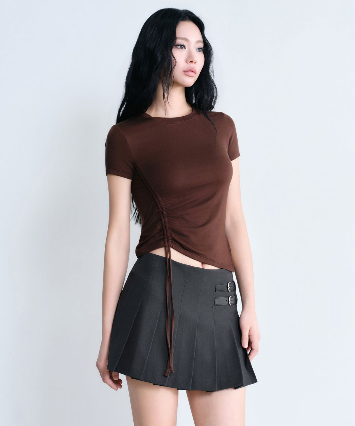 무신사 스탠다드 우먼(MUSINSA STANDARD WOMAN) 우먼즈 로 라이즈 버클 플리츠 미니 스커트 [그레이]