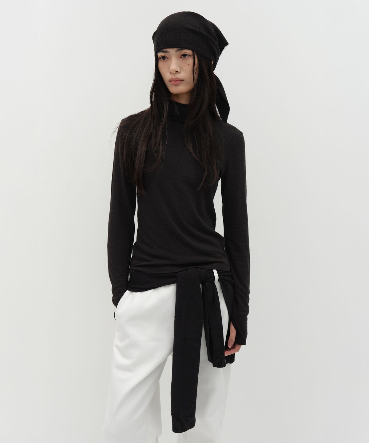 로우타이드(LOW TIDE) ANGORA TURTLENECK WARMER TOP [BLACK]
