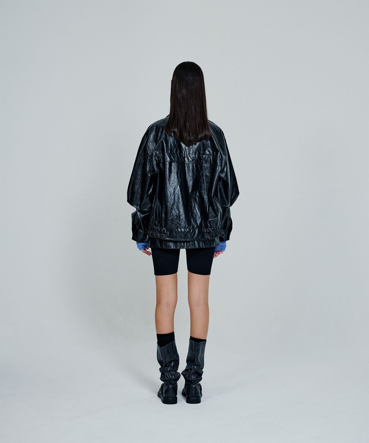 더애틋(THE AÉTUT) Leather High Neck Jumper_Black
