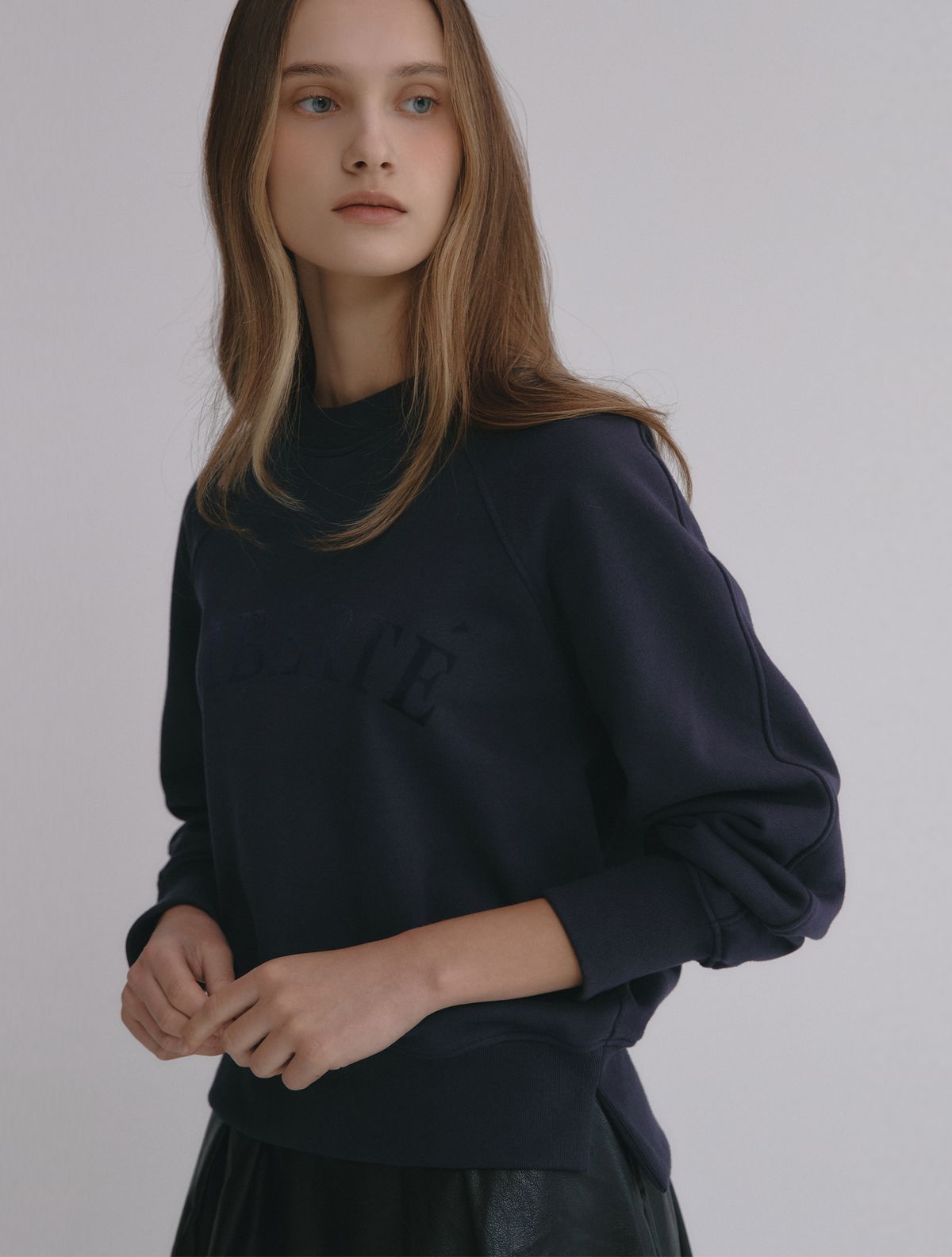 그레이데시온(GRAYDATION) French Terry Raglan Sleeve Sweatshirt NAVY