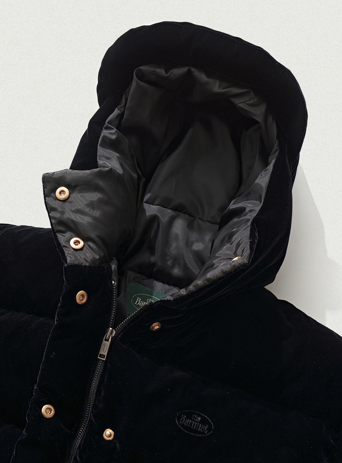 더바넷(THEBARNNET) Little Black Velvet Goose Puffer Jacket 