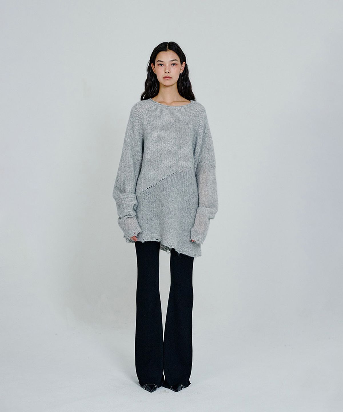 더애틋(THE AÉTUT) Loose Fit Damage Knit Pullover_Grey
