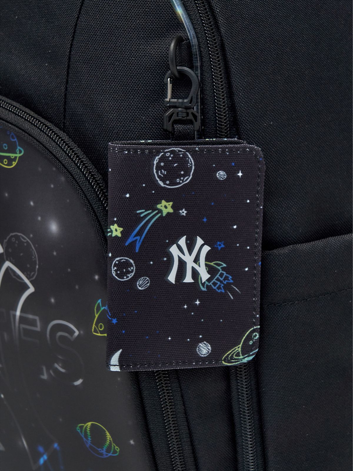 엠엘비 키즈(MLB KIDS) LED + 렌티큘러 책가방 세트 NY (Black)