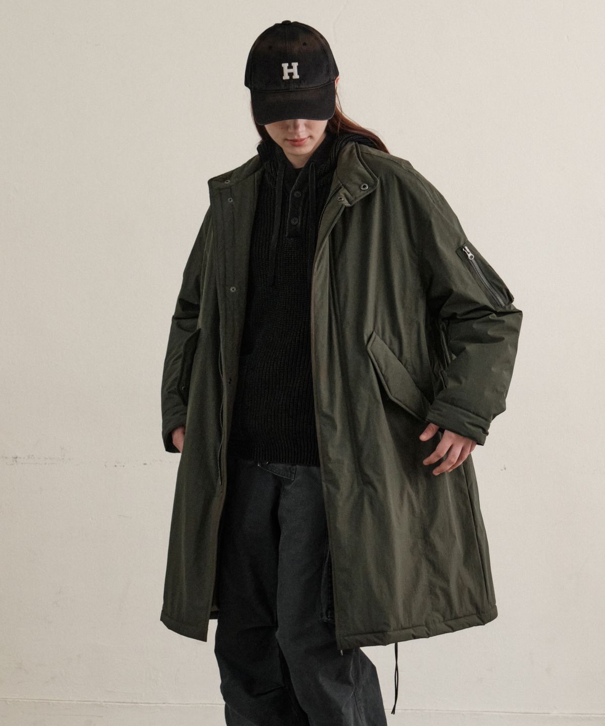 힐리먼트(HELEMENT) 폴리 필드 패딩 야상 (KHAKI)