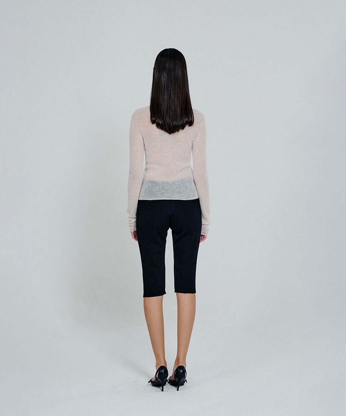 더애틋(THE AÉTUT) Knit Capri Pants_Black