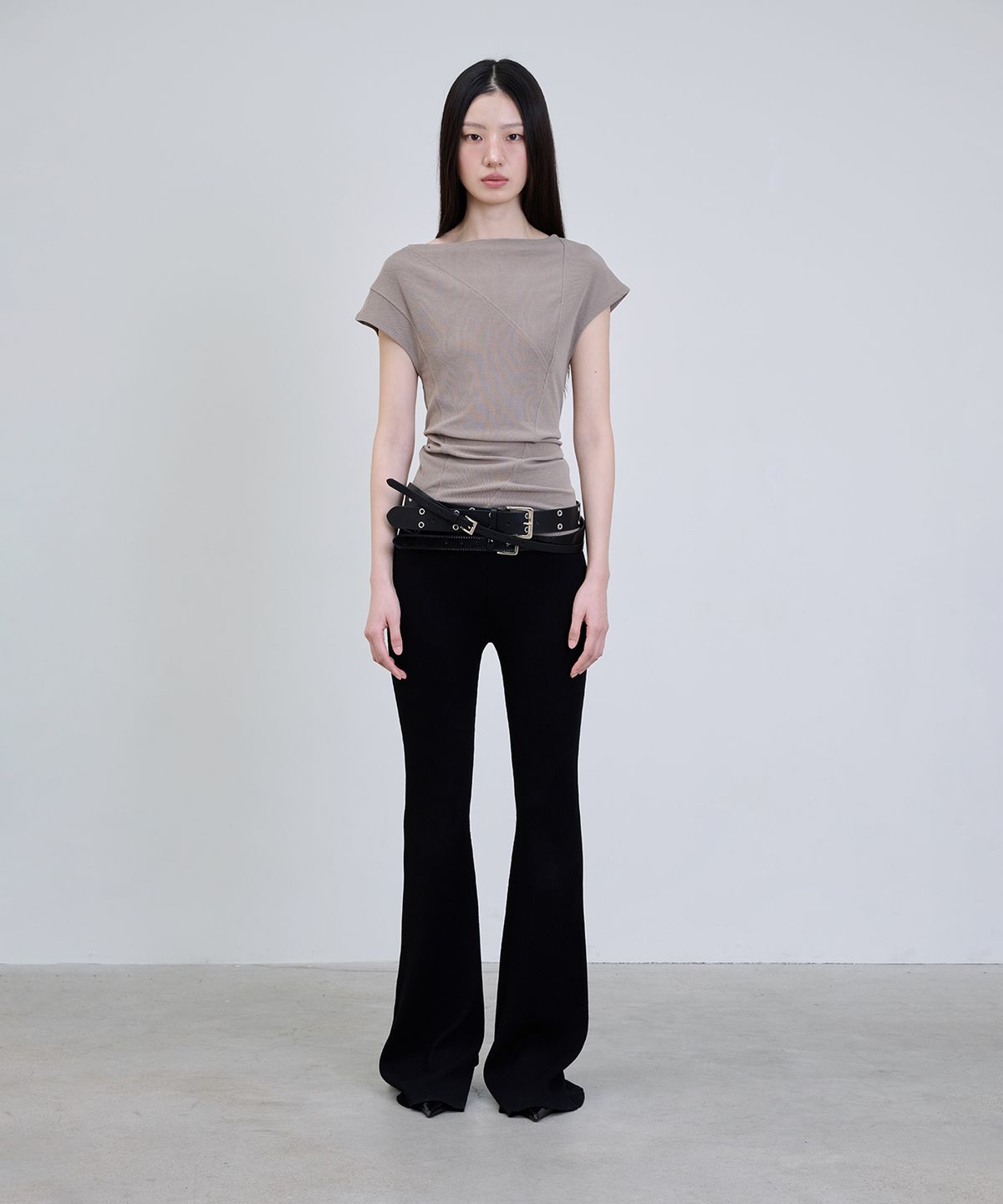 더애틋(THE AÉTUT) Slit Bootcut Knit Leggings_Black
