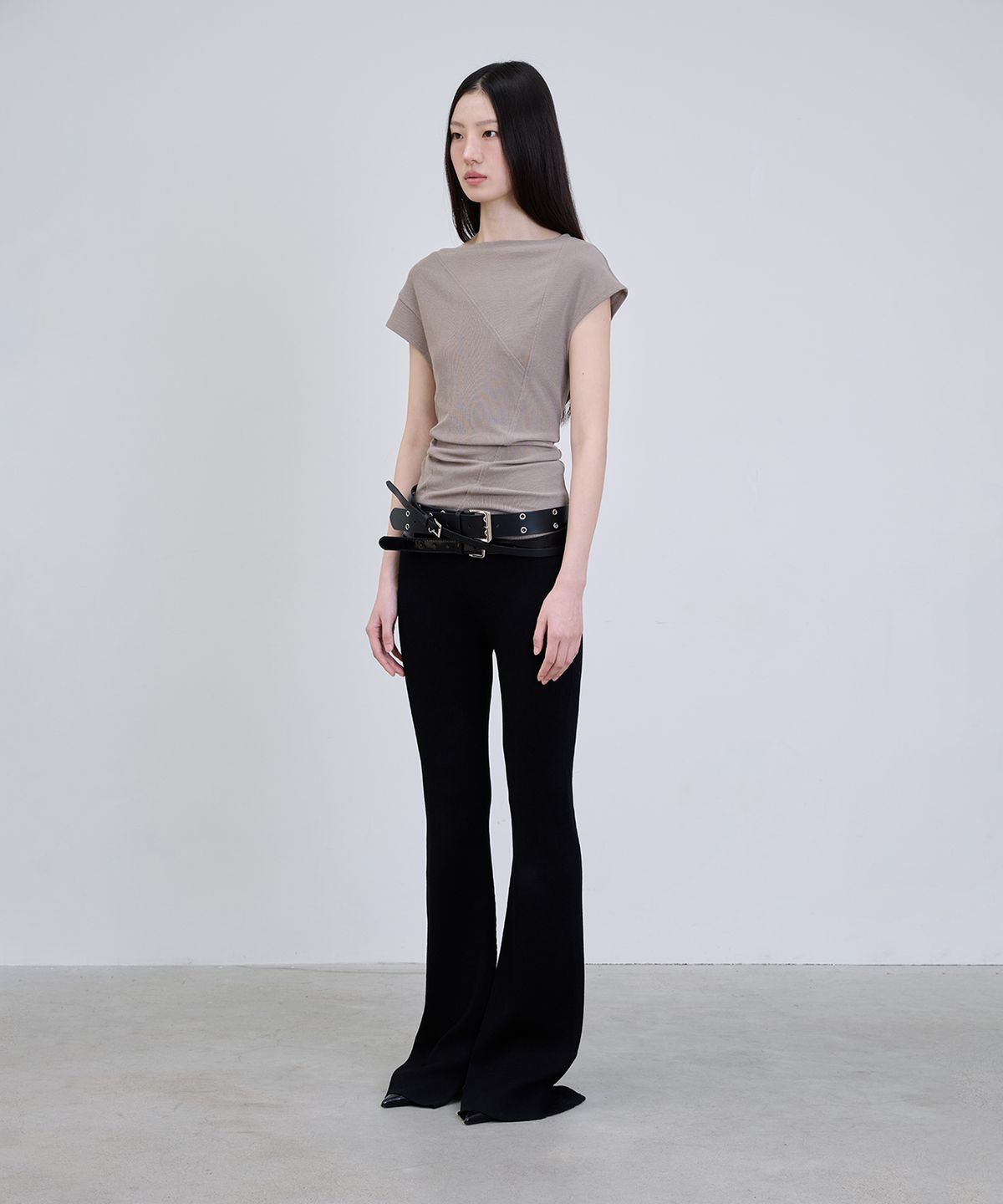 더애틋(THE AÉTUT) Slit Bootcut Knit Leggings_Black