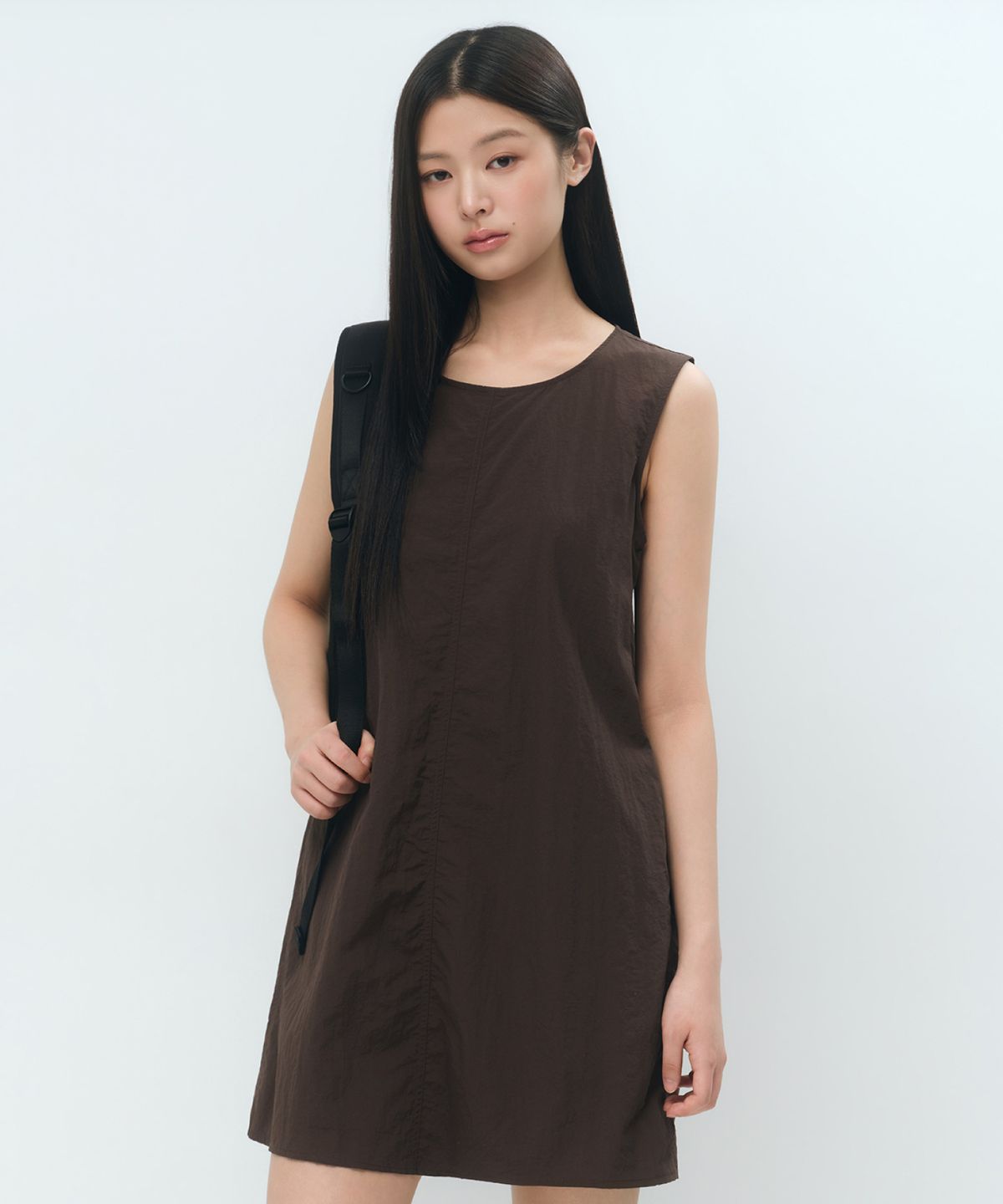 무신사 스탠다드 우먼(MUSINSA STANDARD WOMAN) 우먼즈 나일론 미니 드레스 [다크 브라운]