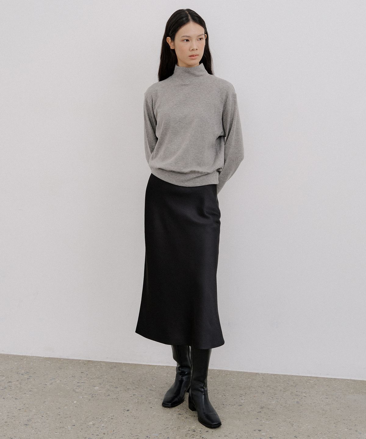 오떼뜨(OCTETTE) MARRY BIAS SATIN MIDI SKIRT_2COLOR