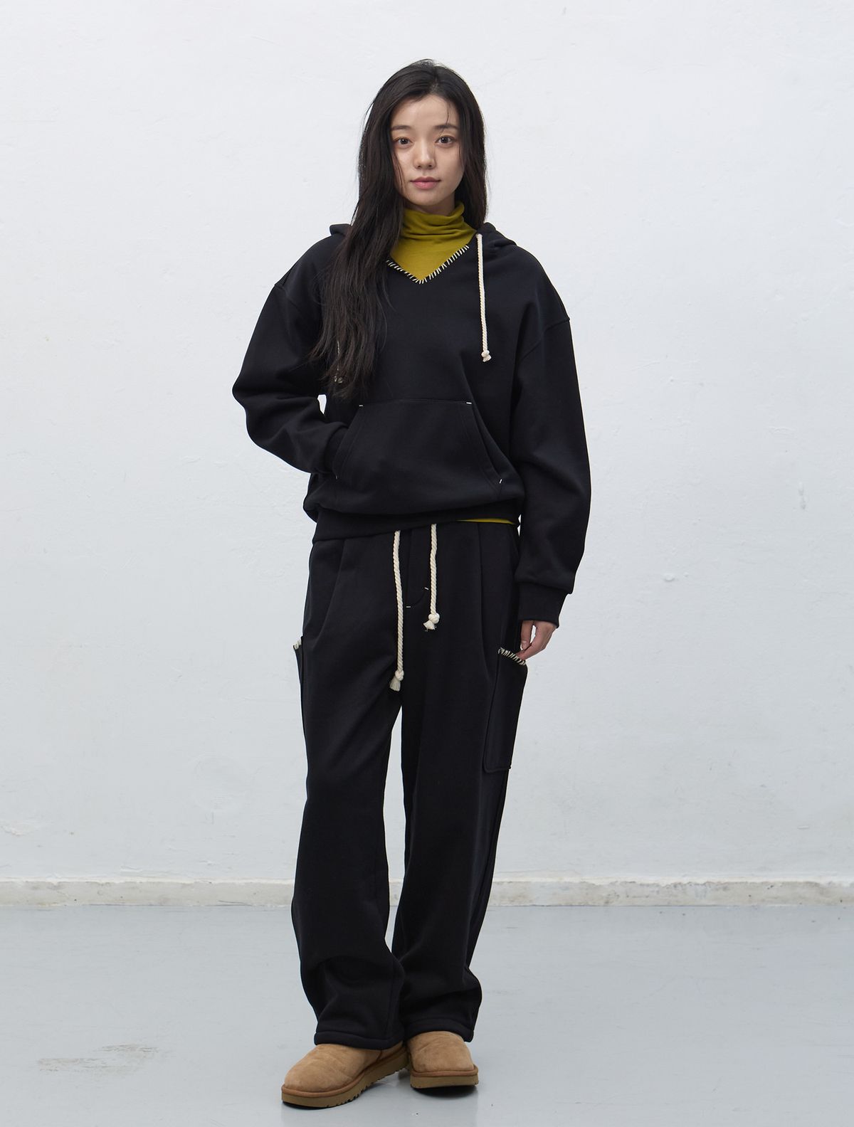 제너럴아이디어(GENERALIDEA) UNISEX 스티치 카고 스웻팬츠 [BLACK] / SBE4U52013