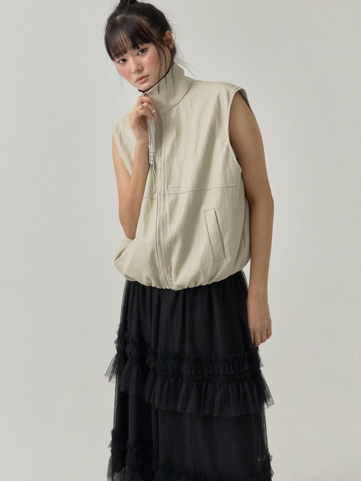 쏘리, 투 머치 러브(SORRY, TOO MUCH LOVE) High Neck Faux Leather Vest with Lace Zip_Cream