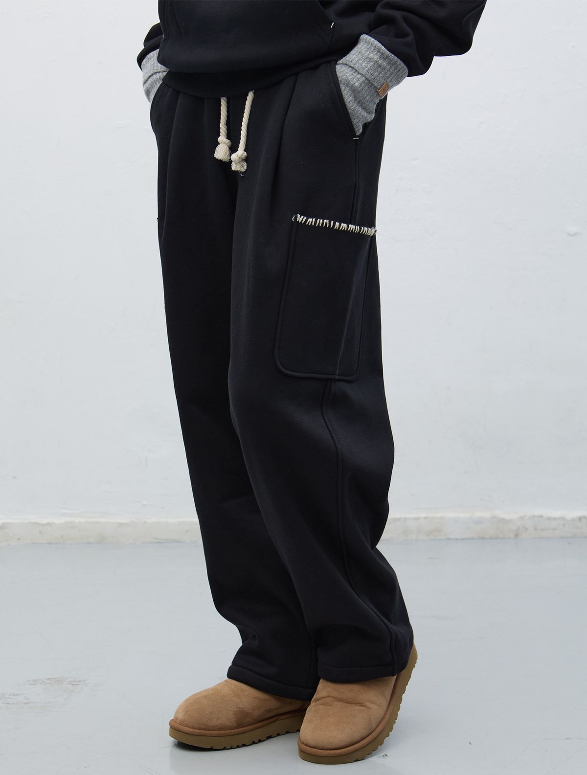 제너럴아이디어(GENERALIDEA) UNISEX 스티치 스웻 후드 세트 [BLACK] / SBE4U51013SET