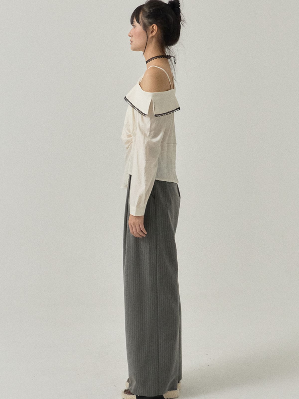 쏘리, 투 머치 러브(SORRY, TOO MUCH LOVE) One-Shoulder Off Drape Blouse_Ivory
