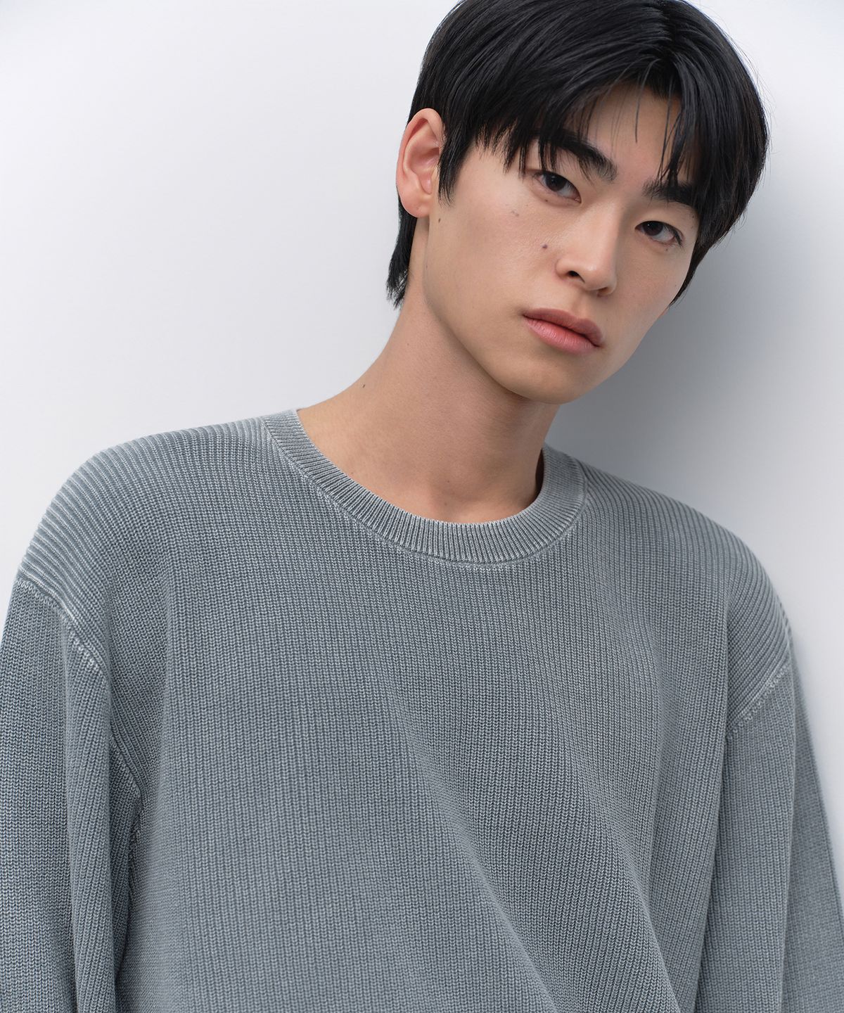 무신사 스탠다드(MUSINSA STANDARD) 피그먼트 크루 넥 니트 [피콕 블루]