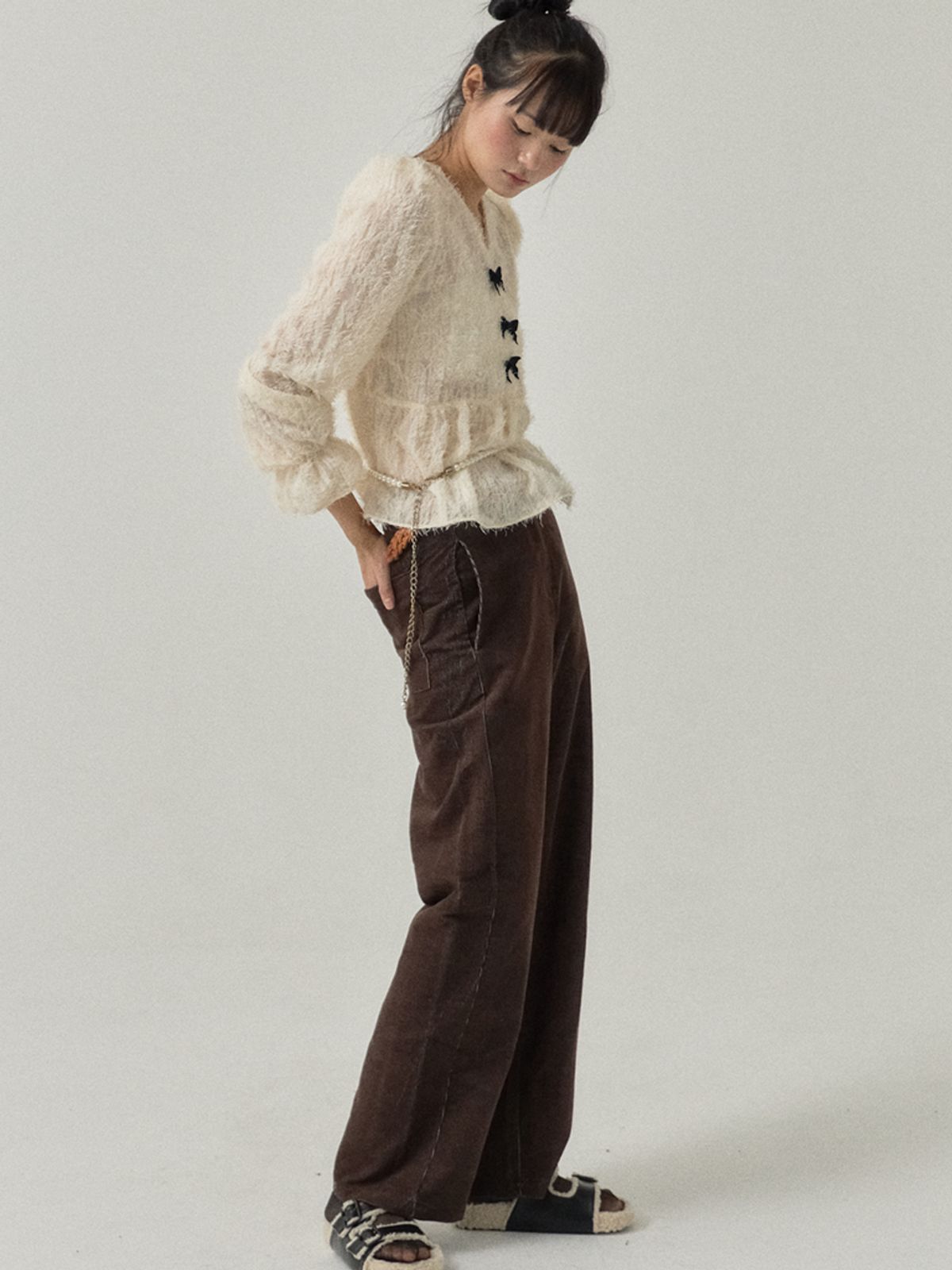 쏘리, 투 머치 러브(SORRY, TOO MUCH LOVE) Fuzzy Touch Ribbon Point Blouse_Cream