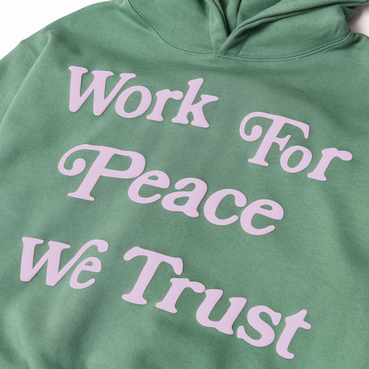 아모우(AMOU) Lettering Volume Semi Crop Hoodie GREEN