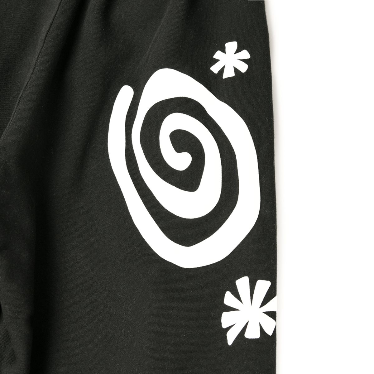 아모우(AMOU) Molly One Tuck Sweat Pants BLACK