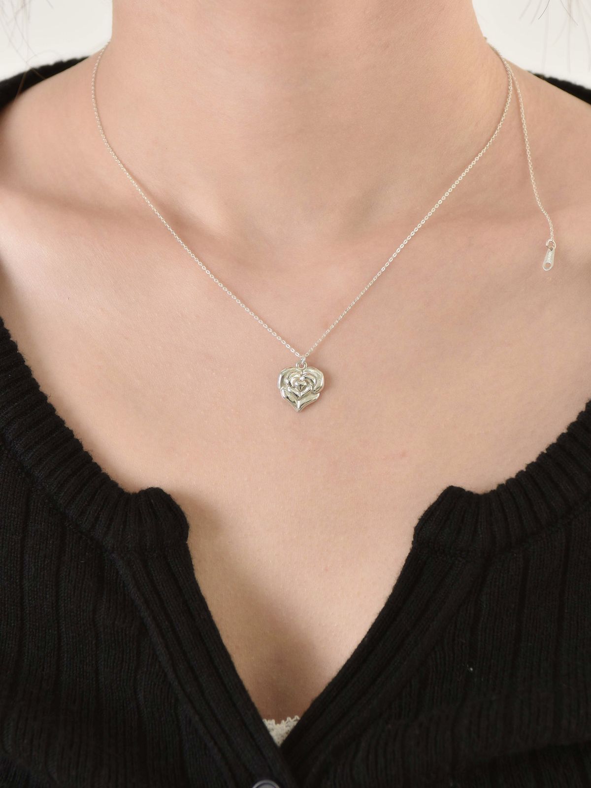 러브트릭스(LOVETRIX) silver925 heart rose basic necklace (2ver.)