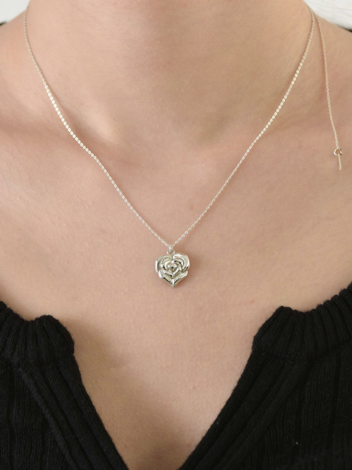 러브트릭스(LOVETRIX) silver925 heart rose basic necklace (2ver.)