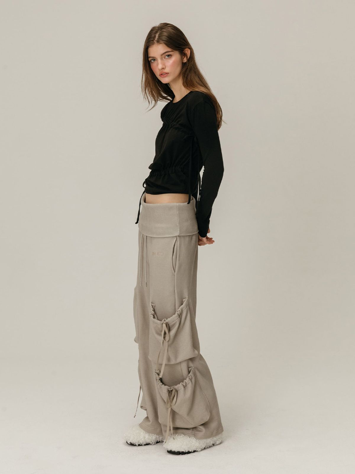 모이페어(MOIFAIRE) FOLDOVER SHIRRING SWEATPANTS / GREY