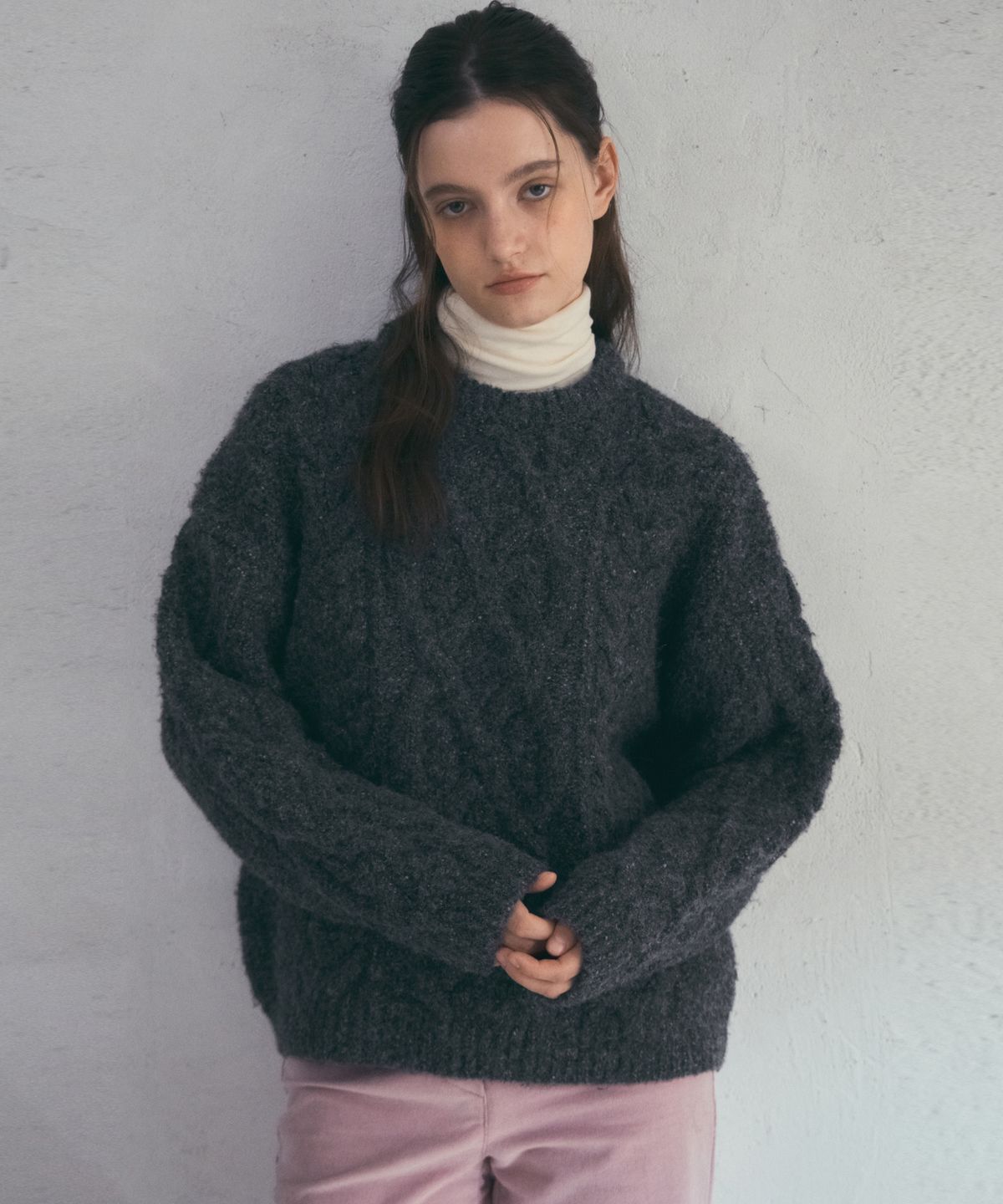 아우어노스텔지아(OURNOSTALGIA) Homely Cable Knit_Charcoal(O25-KN28)