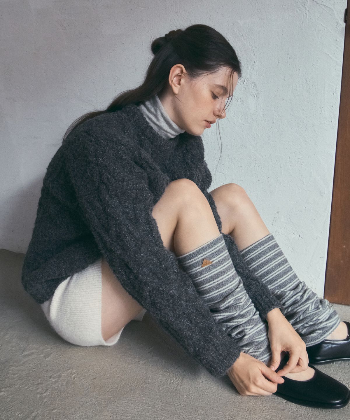 아우어노스텔지아(OURNOSTALGIA) Homely Cable Knit_Charcoal(O25-KN28)