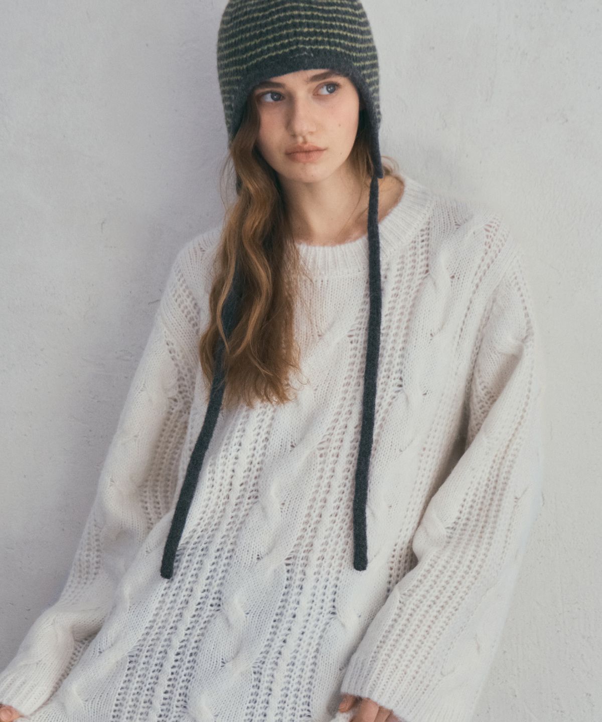 아우어노스텔지아(OURNOSTALGIA) Cuddle Cable Knit Dress_Ivory(OC25-KN26)