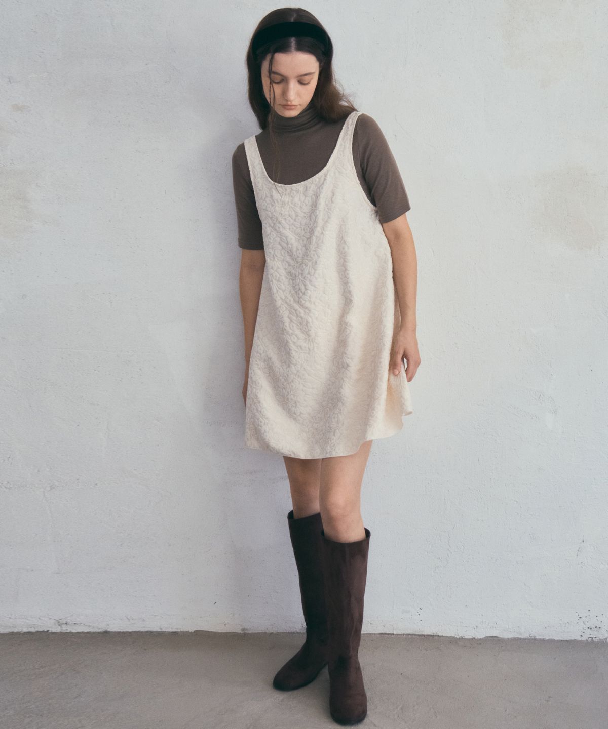 아우어노스텔지아(OURNOSTALGIA) Velvet Flower Dress_Cream(O25-OPS07)