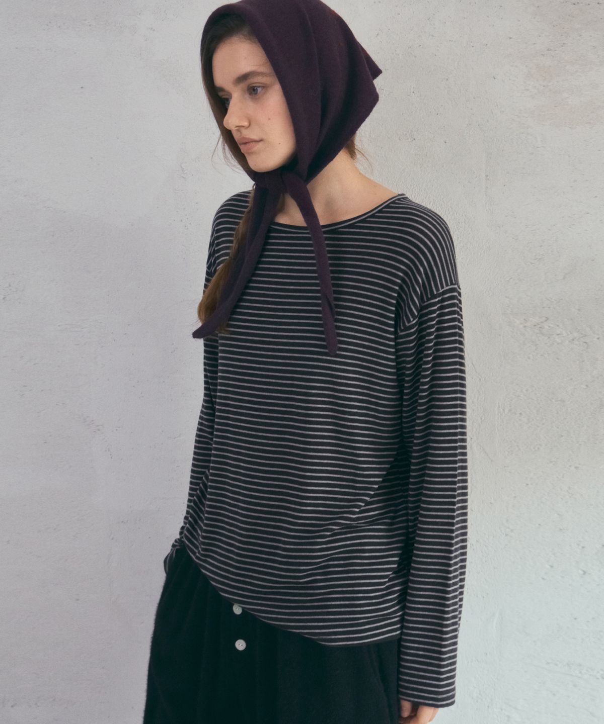 아우어노스텔지아(OURNOSTALGIA) Merino Wool Stripe T-shirt_Charcoal(O25-TP24)