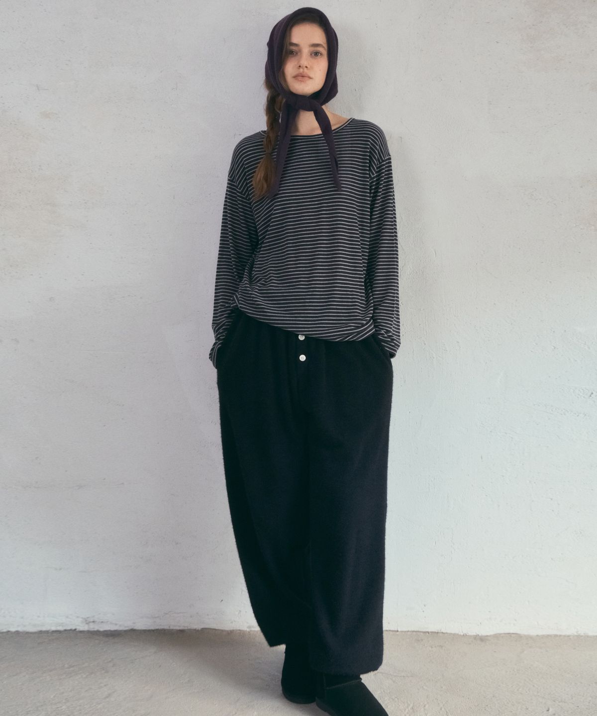 아우어노스텔지아(OURNOSTALGIA) Merino Wool Stripe T-shirt_Charcoal(O25-TP24)
