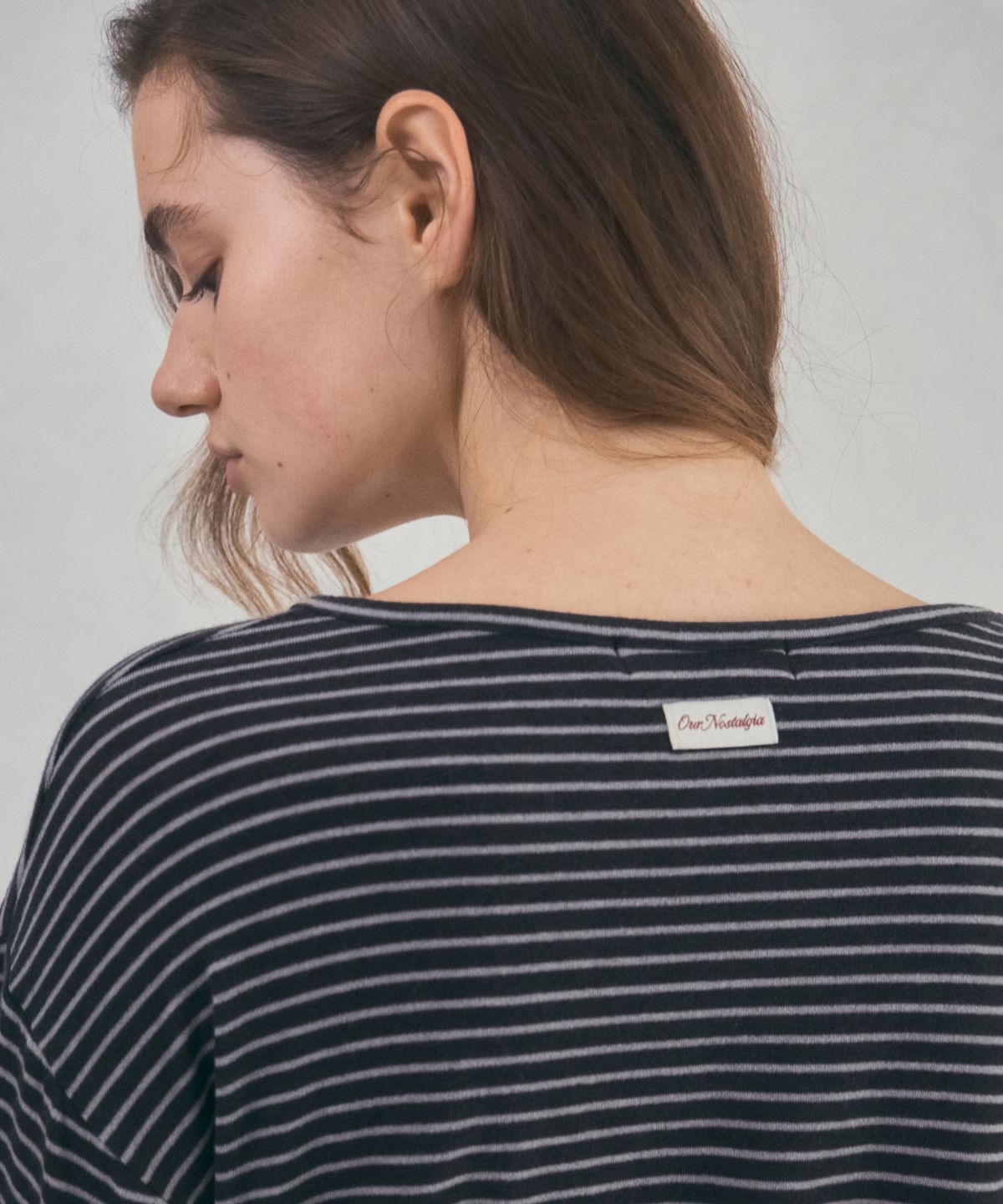 아우어노스텔지아(OURNOSTALGIA) Merino Wool Stripe T-shirt_Charcoal(O25-TP24)