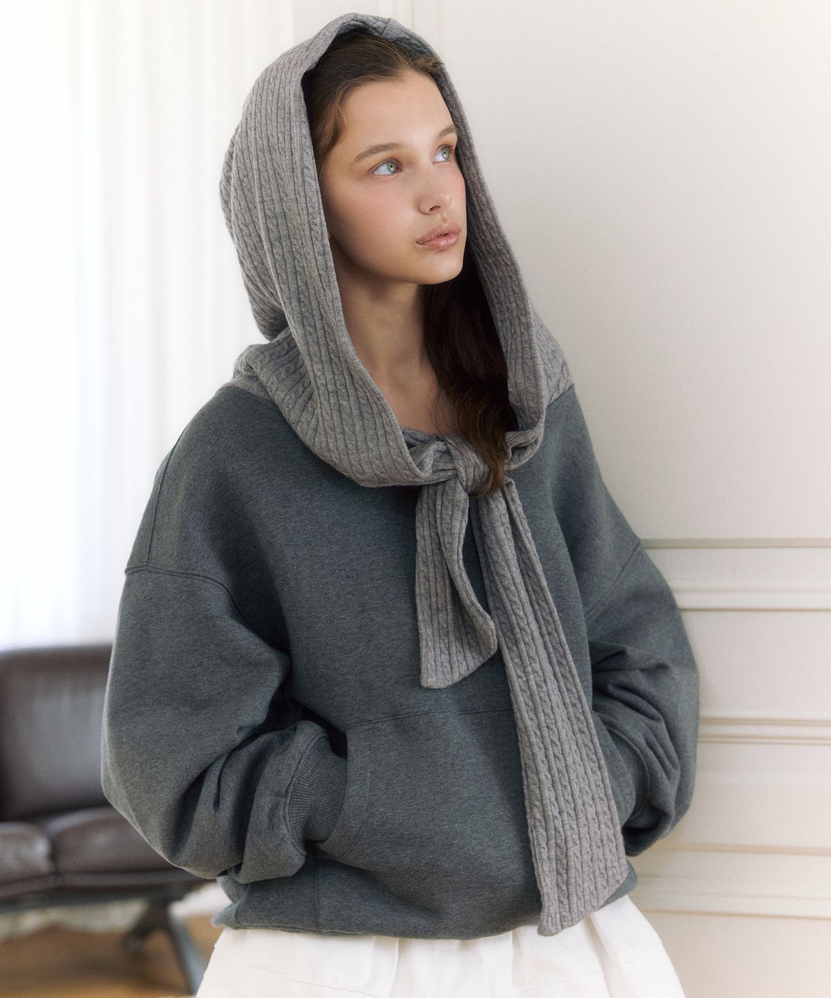 더티스(THETIS) TWO-WAY RIBBON OFF SHOULDER HOODIE_TT5W203MG