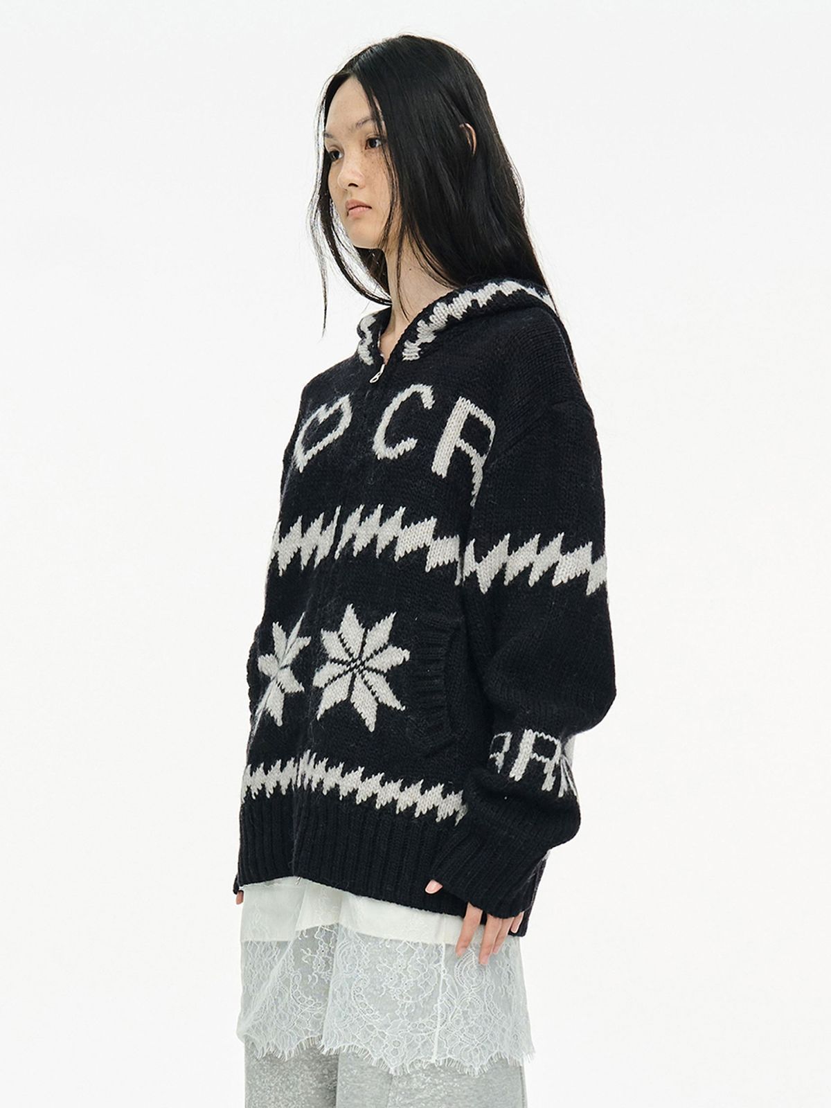 세릭(CERRIC) CR COWICHAN ZIP UP / BLACK