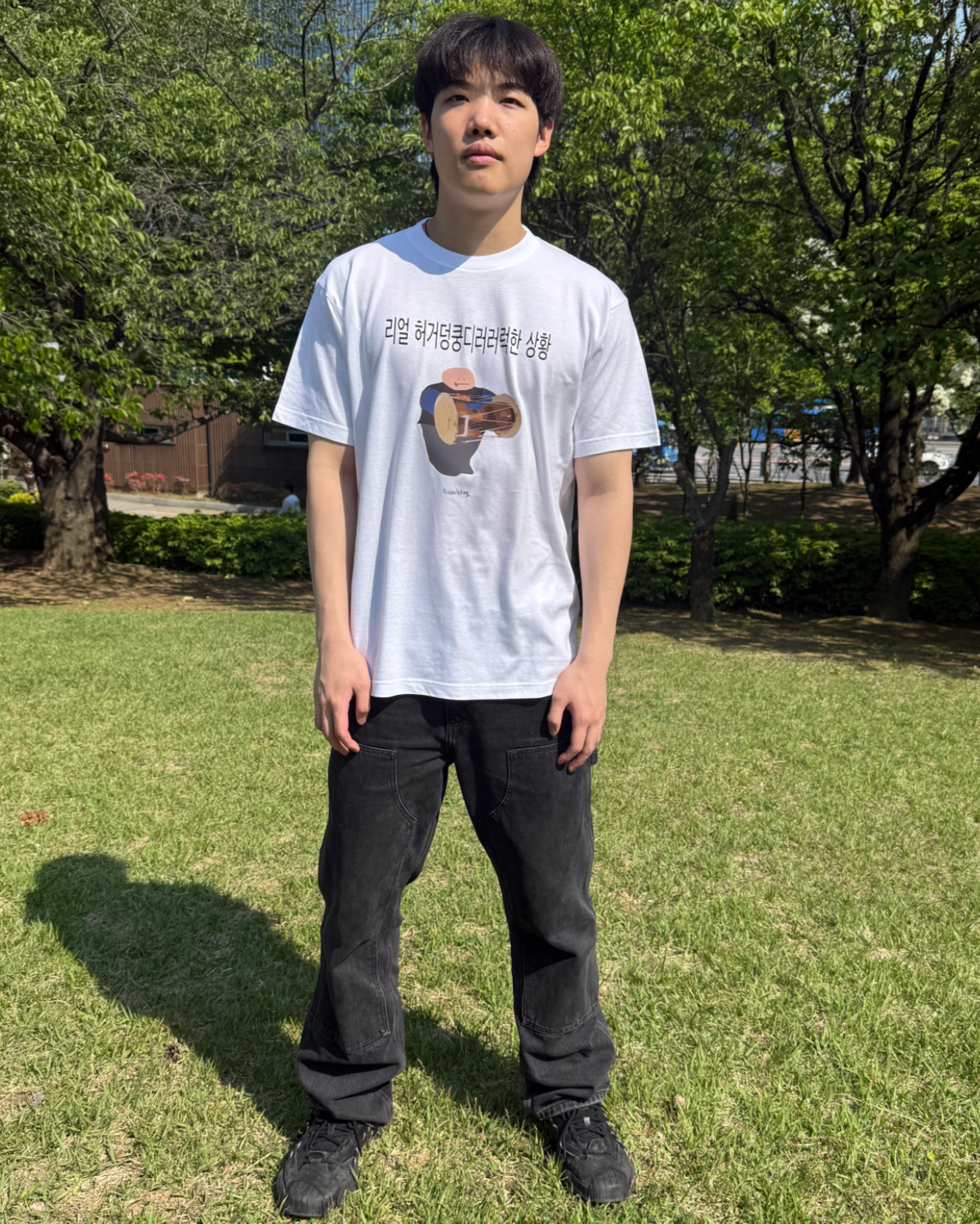 잇츠쿨띵(ITISCOOLTHING) 리얼 허거덩쿵디러러럭한 상황 T-shirts (white)